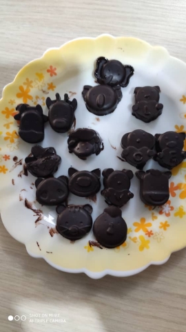 تهیه شکلات آجیلی پایه دوم