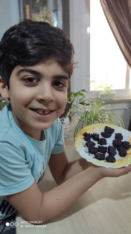 تهیه شکلات آجیلی پایه دوم