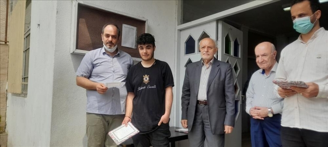 قدردانی از تیم‌های فوتبال برتر جام رمضان دبیرستانی